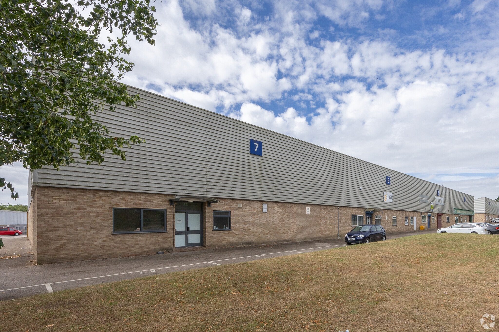4-7 Deans Rd, Milton Keynes for sale Primary Photo- Image 1 of 4
