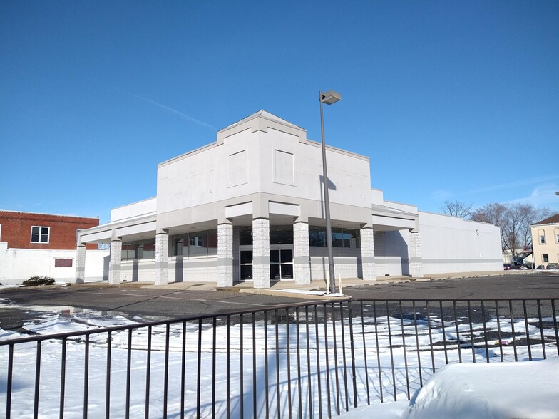 1 E Broad St, Paulsboro, NJ for sale - Building Photo - Image 1 of 5