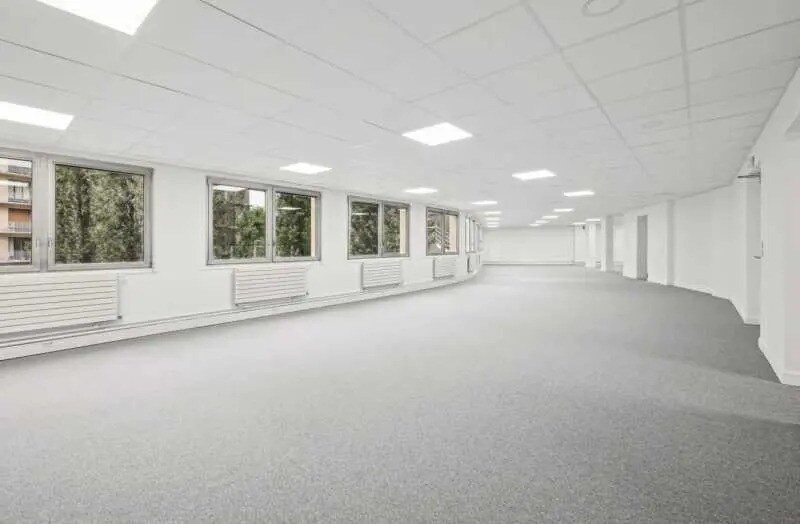 Office in Paris for sale Interior Photo- Image 1 of 12