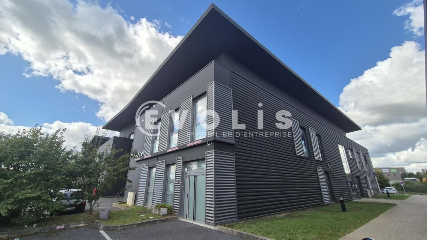 Office in Ferrieres En Brie for sale Building Photo- Image 1 of 5