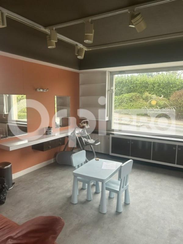 Retail in Chambry to rent Interior Photo- Image 1 of 3