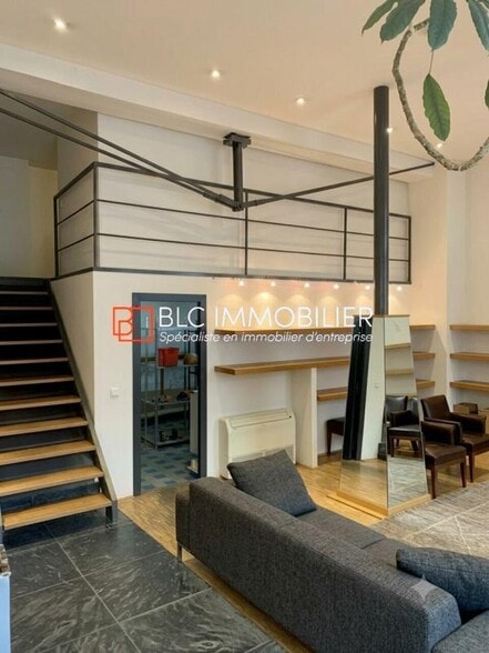 Retail in Marseille to rent - Interior Photo - Image 2 of 3