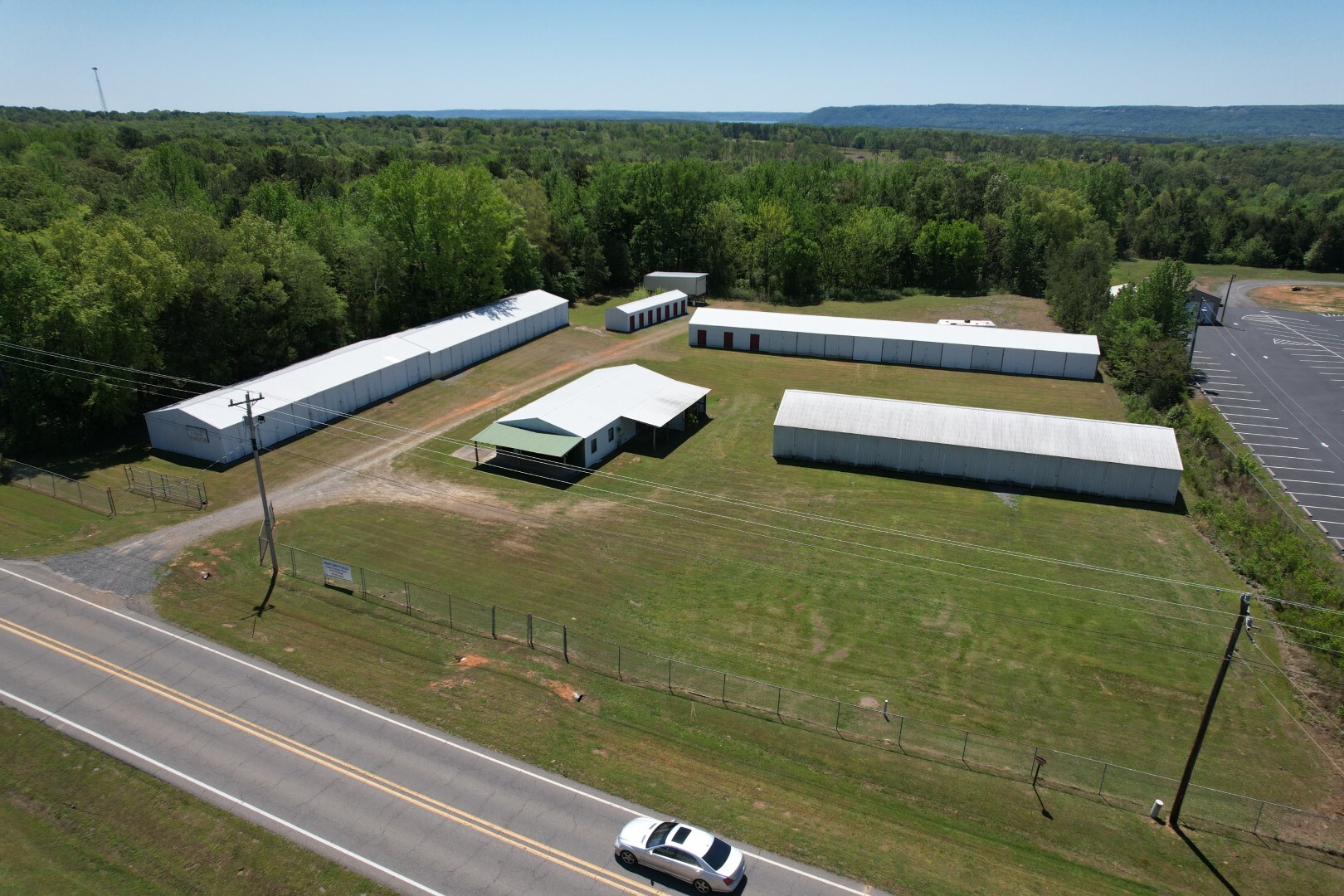 6975 Greers Ferry Rd, Greers Ferry, AR for sale Primary Photo- Image 1 of 1