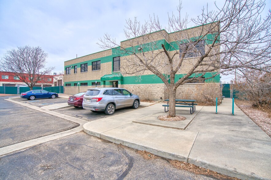 1110 Boston Ave, Longmont, CO for rent - Building Photo - Image 3 of 7