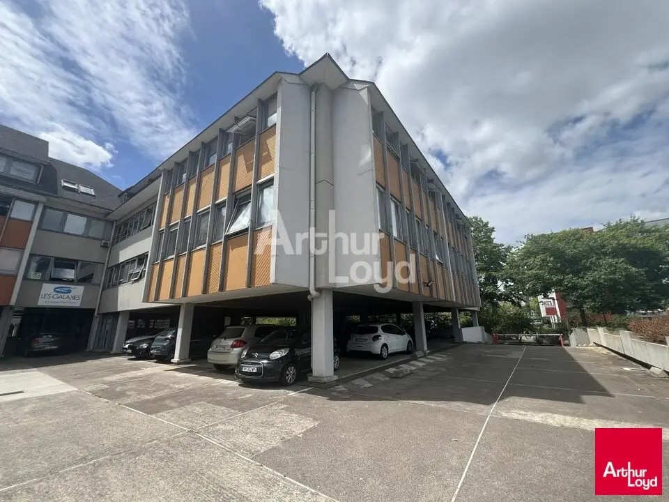 Vente Bureaux 457 m² - Photo 1