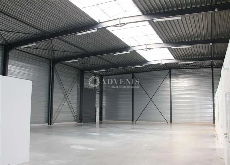 Location Entrepôt 300 m² à 942 m² - Photo 1