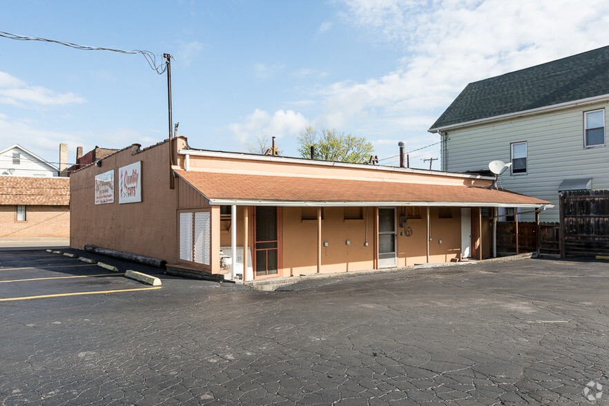 332-336 Elm St, Struthers, OH for sale - Building Photo - Image 2 of 10