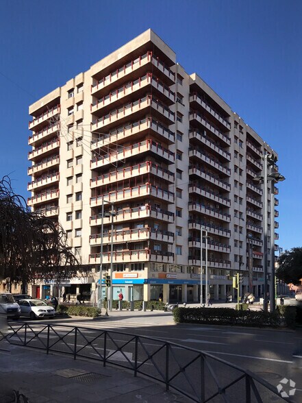 Retail in Guadalajara, Guadalajara to rent - Building Photo - Image 1 of 1