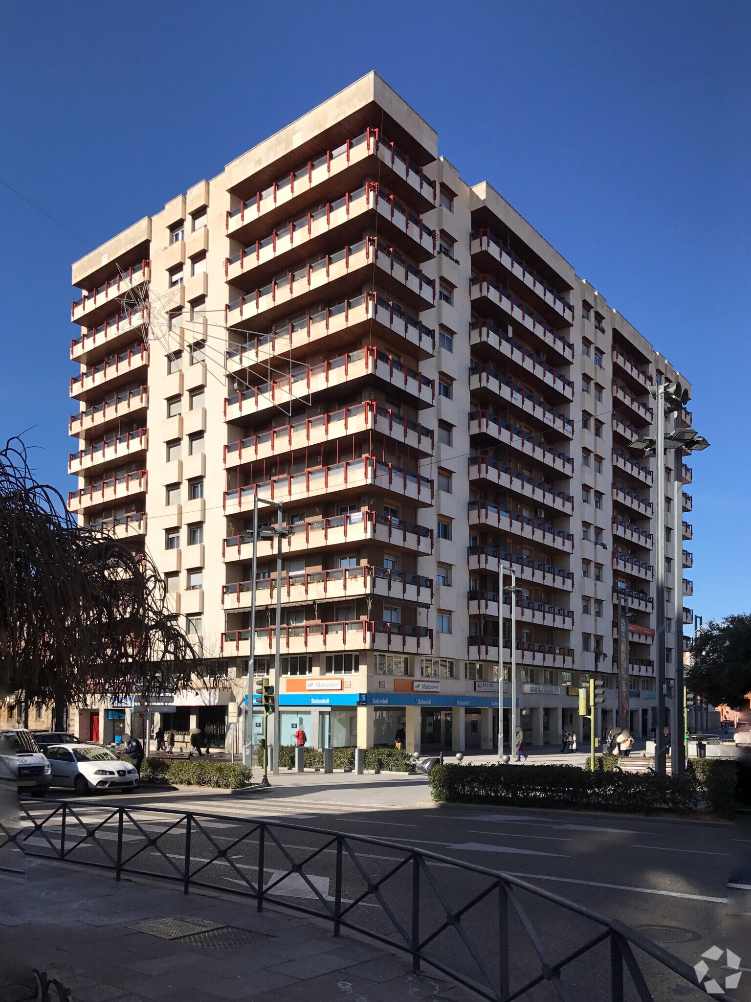 Retail in Guadalajara, Guadalajara to rent Building Photo- Image 1 of 2