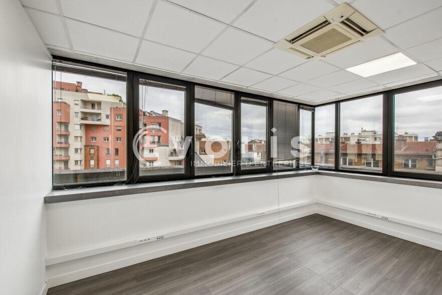 Office in Le Kremlin-Bicêtre to rent - Building Photo - Image 2 of 12