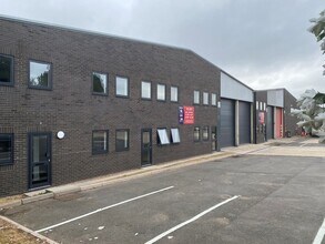 Field End, Long Crendon to rent Building Photo- Image 1 of 5