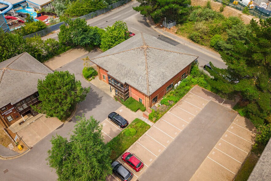 Ling Rd, Poole for sale - Building Photo - Image 2 of 11