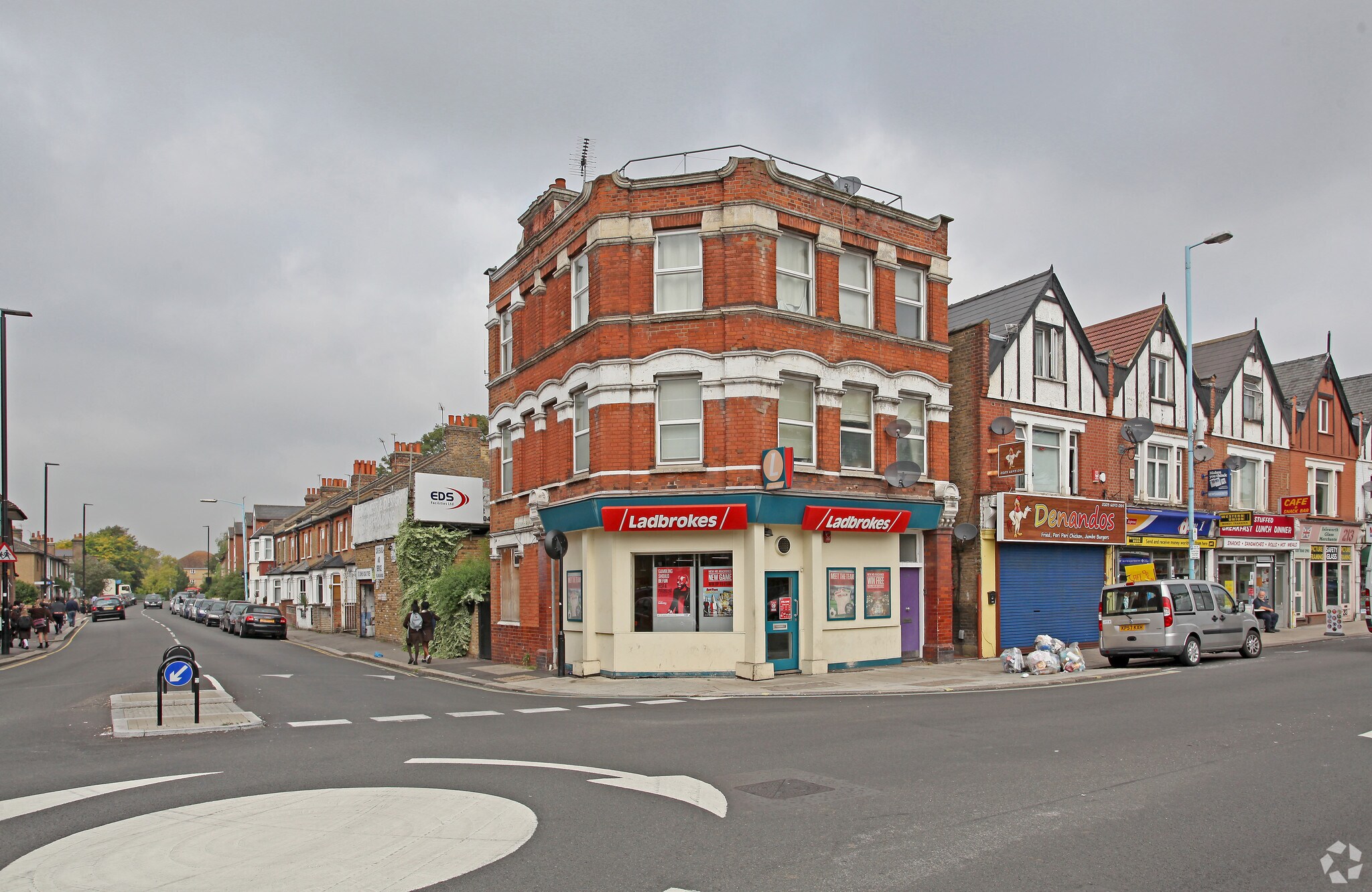 221-221A Twickenham Rd, Isleworth for sale Primary Photo- Image 1 of 1