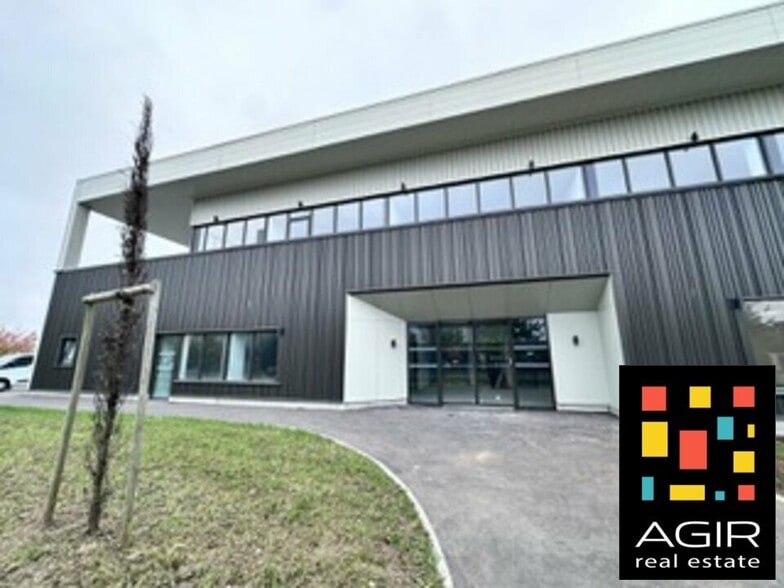 Light Industrial in Serris to rent - Building Photo - Image 2 of 10