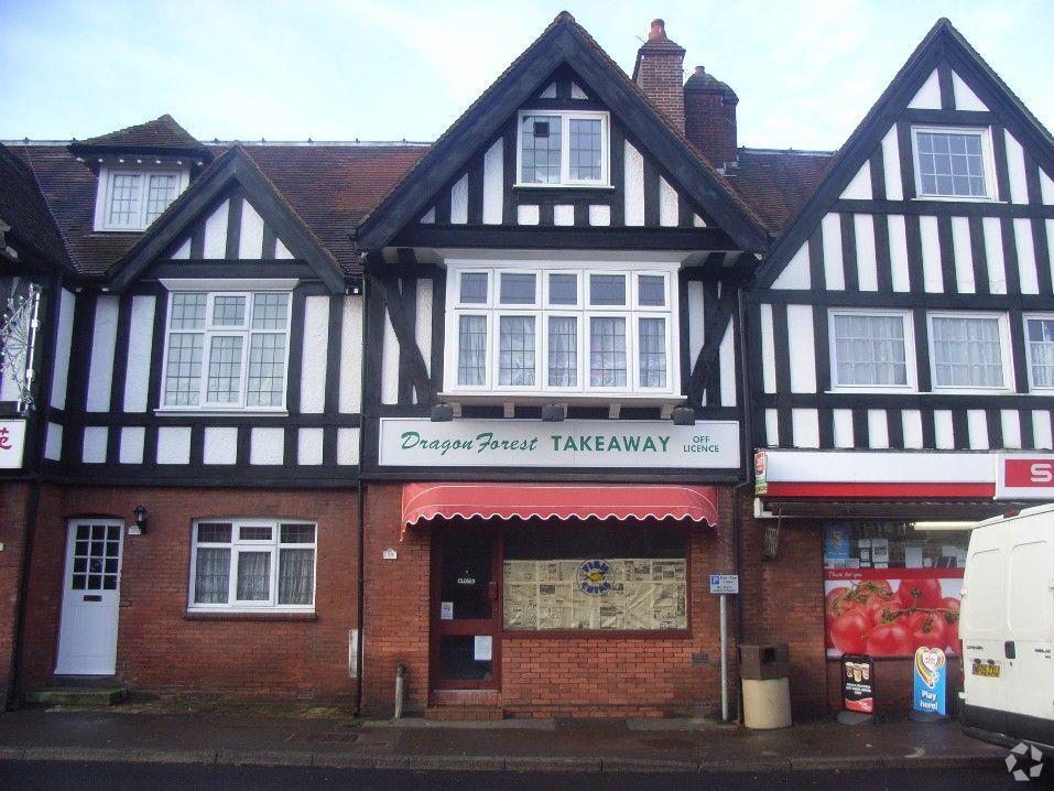 25 Lyndhurst Rd, Brockenhurst to rent Primary Photo- Image 1 of 2