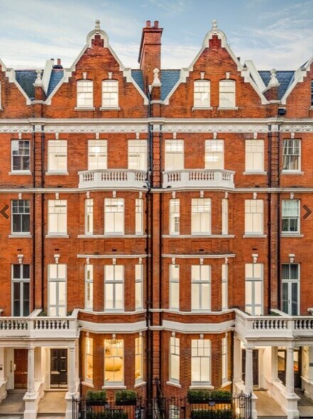 111 Park St, London to rent - Building Photo - Image 2 of 3