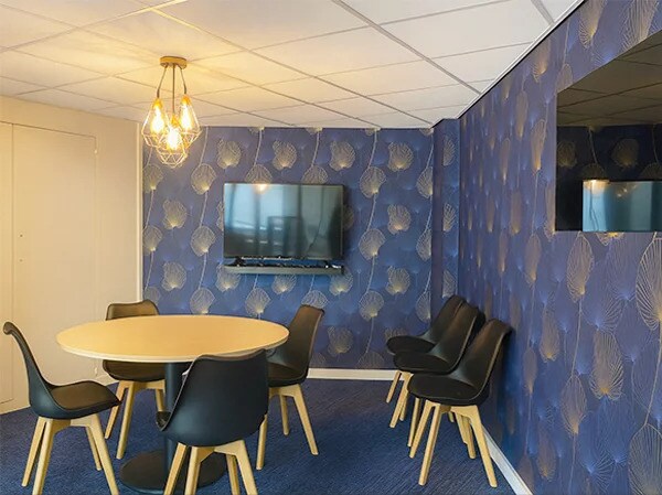 4 Rue D'Orleans, Saint-Cloud to rent Interior Photo- Image 1 of 6