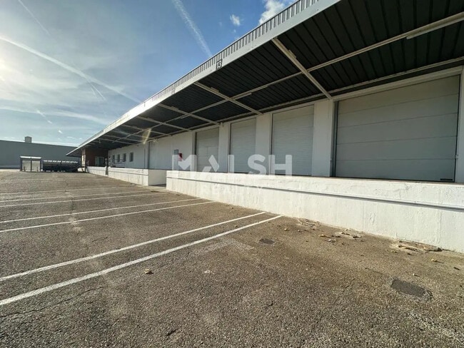 Location Local d'activités 6 056 m² à 12 445 m²