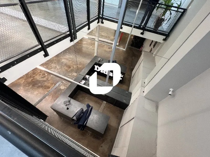 Retail in Paris for sale Building Photo- Image 1 of 12