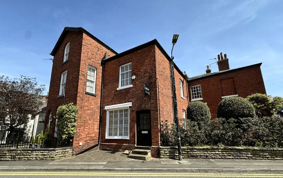 Richmond Rd, Altrincham for sale - Primary Photo - Image 1 of 1