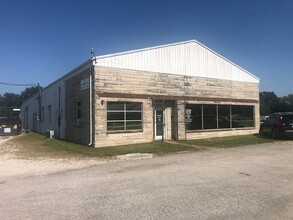 677 S Cardinal Ln, Scottsburg, IN for sale Primary Photo- Image 1 of 1