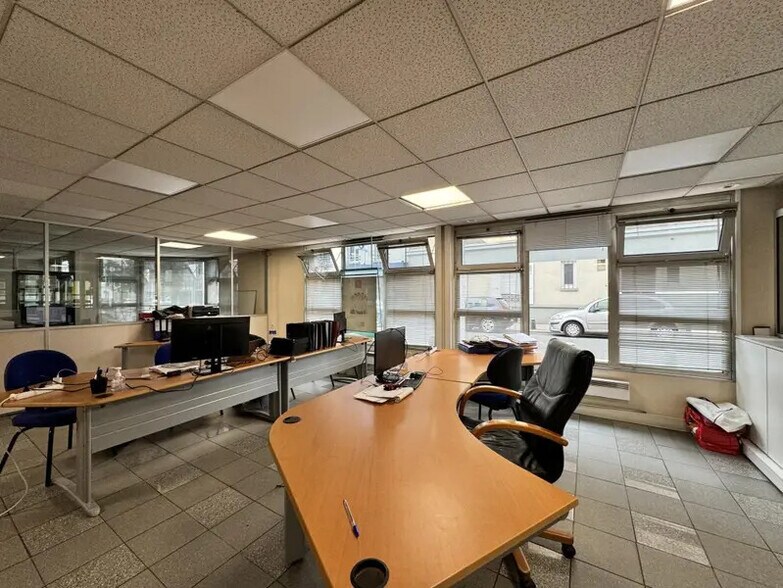 Office in Ivry-sur-Seine to rent - Interior Photo - Image 3 of 13