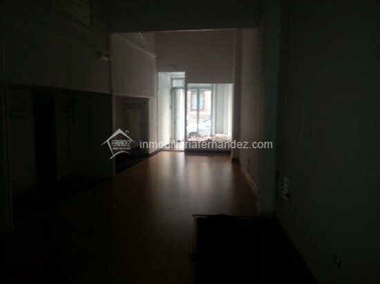 Retail in Cáceres, Cáceres to rent - Building Photo - Image 2 of 2