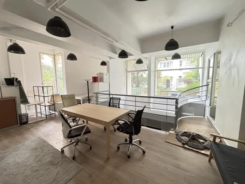 Location Bureaux 320 m² - Photo 1