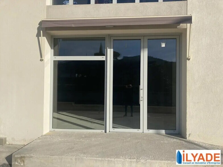 Office in Marseille for sale - Building Photo - Image 2 of 5