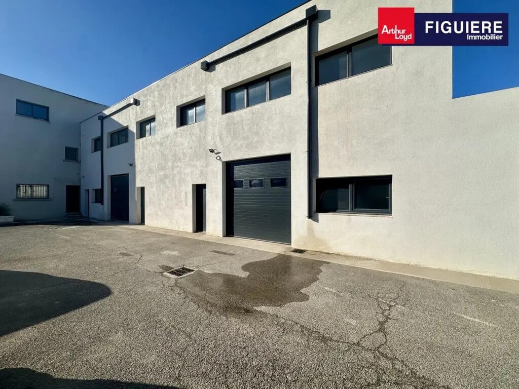 Location Bureaux 255 m² - Photo 1