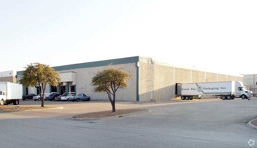 700-710 107th St, Arlington, TX for rent - Building Photo - Image 2 of 4