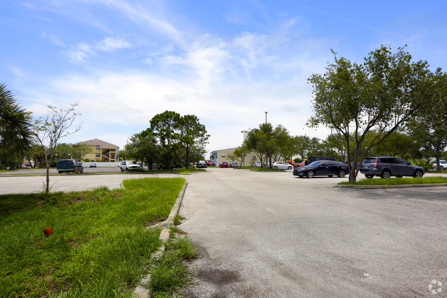 570 Causeway Blvd, Dunedin, FL for sale - Primary Photo - Image 1 of 1