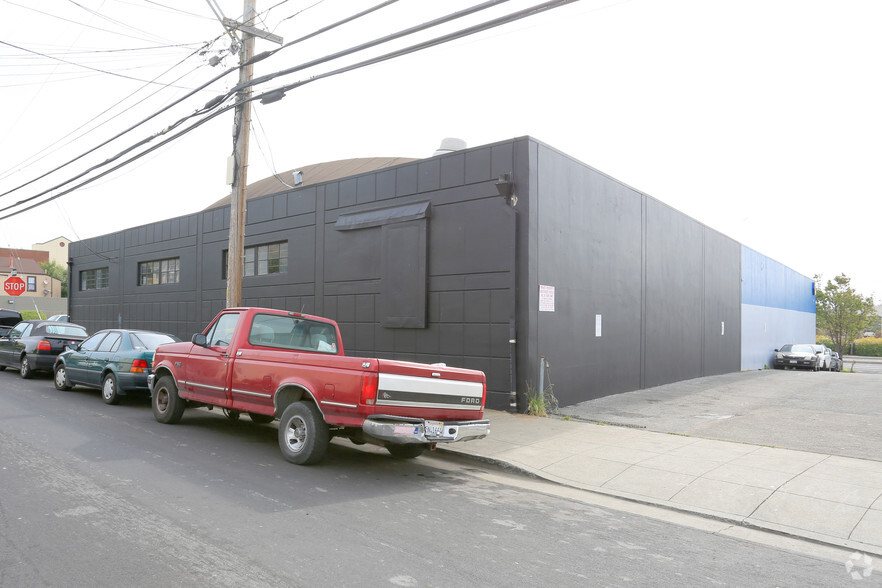 111 Pine Ave, South San Francisco, CA for rent - Building Photo - Image 3 of 20