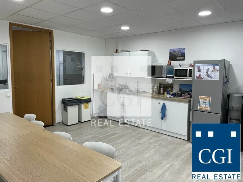 Office in Grenoble to rent - Interior Photo - Image 2 of 13