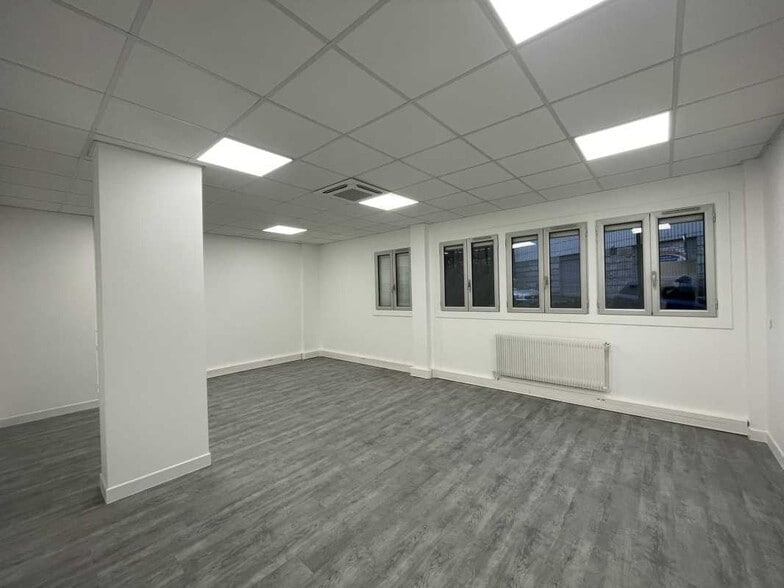 Office in Paris for sale - Interior Photo - Image 3 of 8
