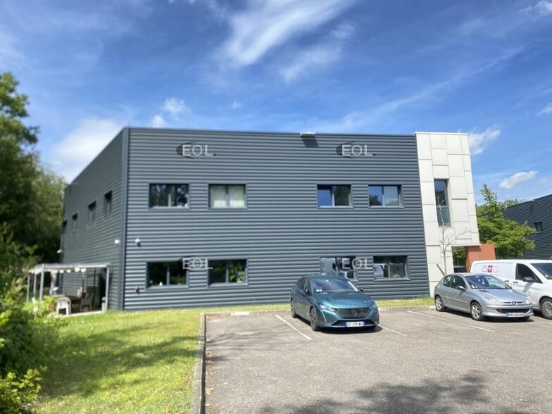 Light Industrial in Dardilly to rent - Building Photo - Image 2 of 15