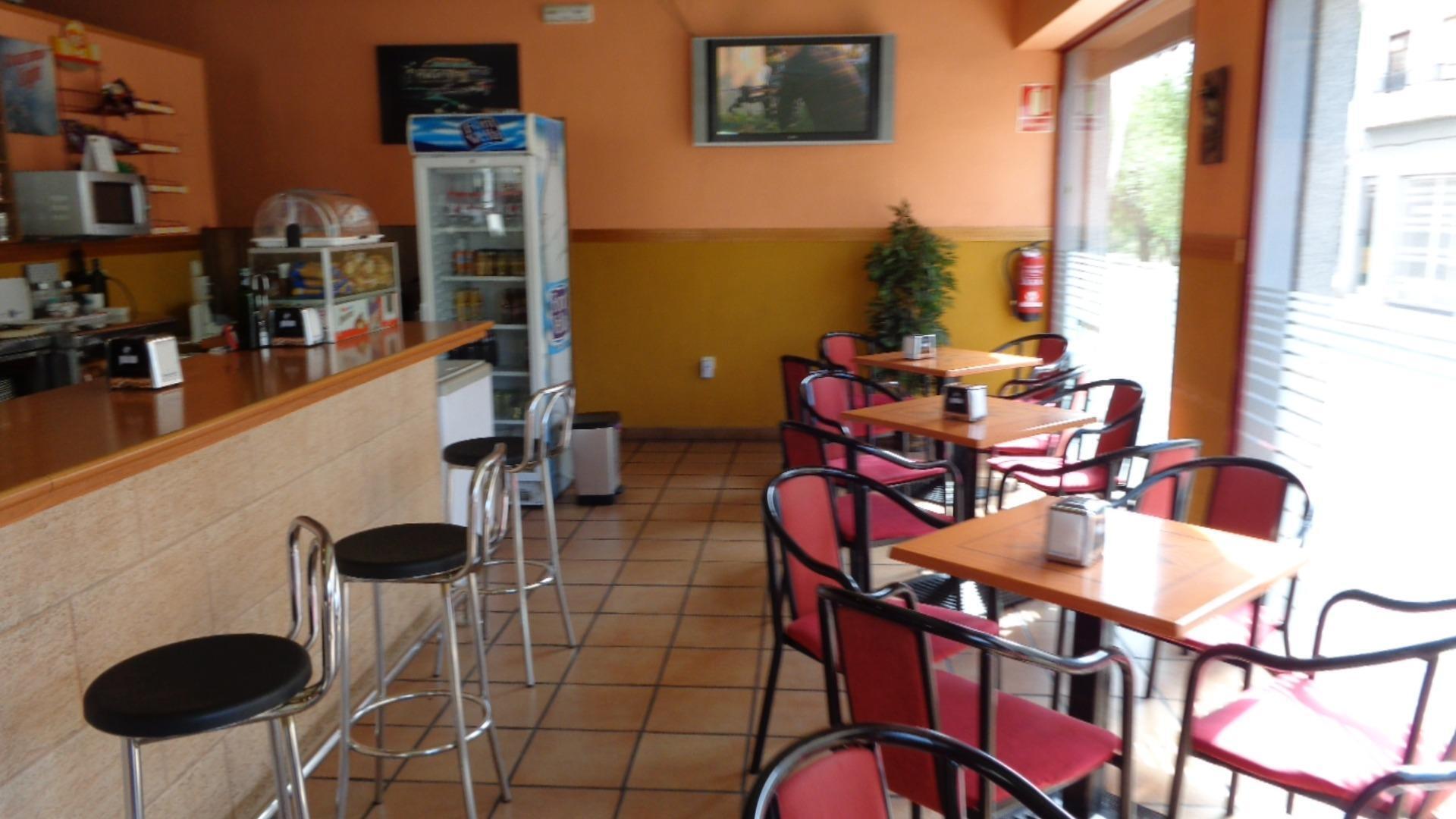 Retail in Elda, Alicante for sale Interior Photo- Image 1 of 7
