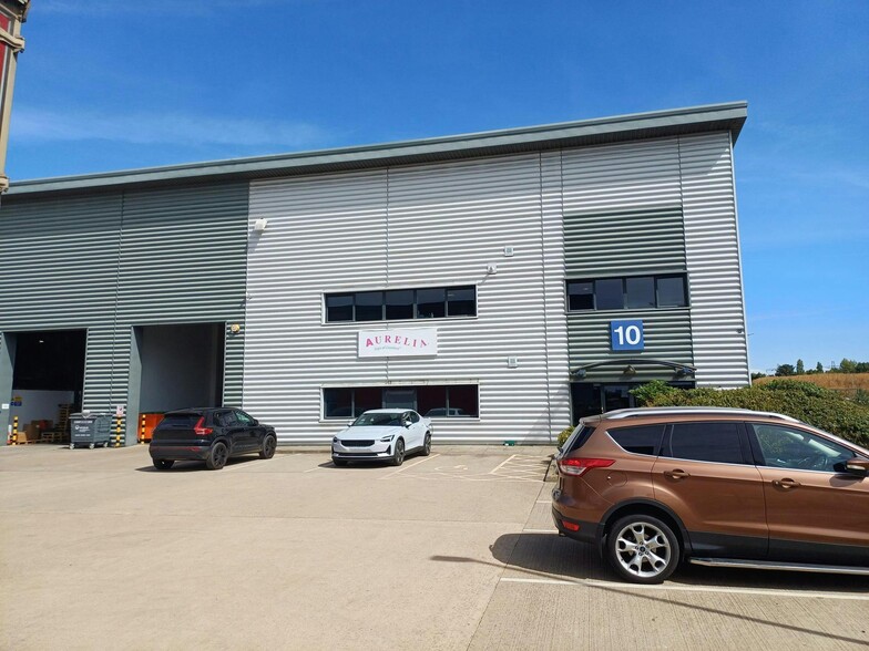Titan Dr, Peterborough to rent - Building Photo - Image 2 of 26