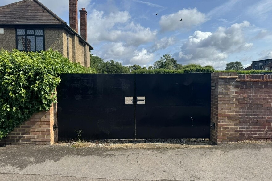 Simplemarsh Rd, Addlestone to rent - Other - Image 1 of 4