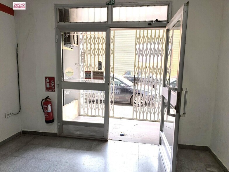Retail in Almussafes, Valencia to rent - Interior Photo - Image 2 of 11