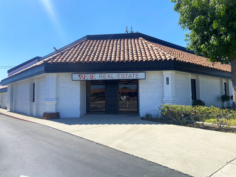 925-957 N Grand Ave, Covina, CA for rent - Building Photo - Image 3 of 7