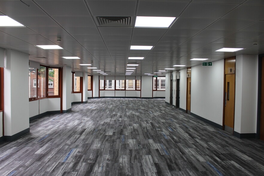 17-19 Rochester Row, London to rent - Interior Photo - Image 2 of 8