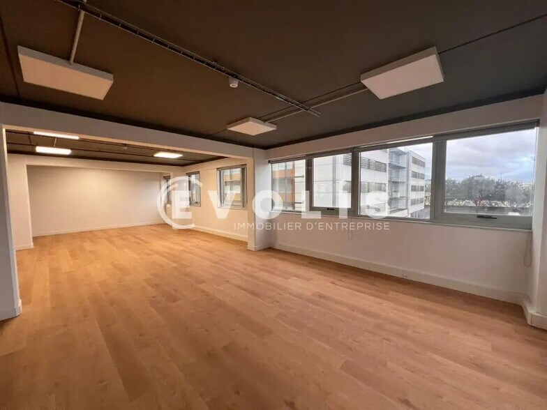 Office in Bordeaux to rent - Interior Photo - Image 3 of 7