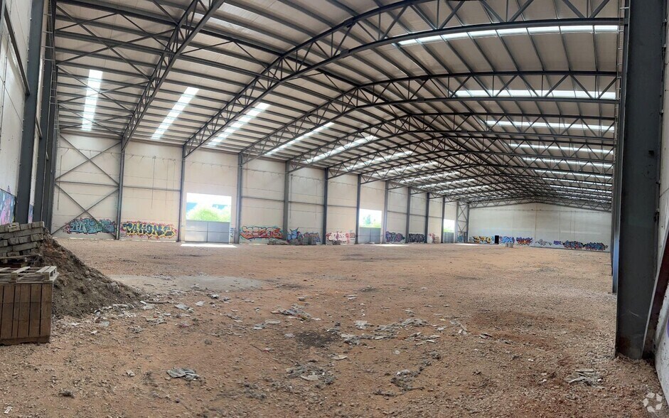 Industrial in Getafe, Madrid for sale - Building Photo - Image 3 of 6