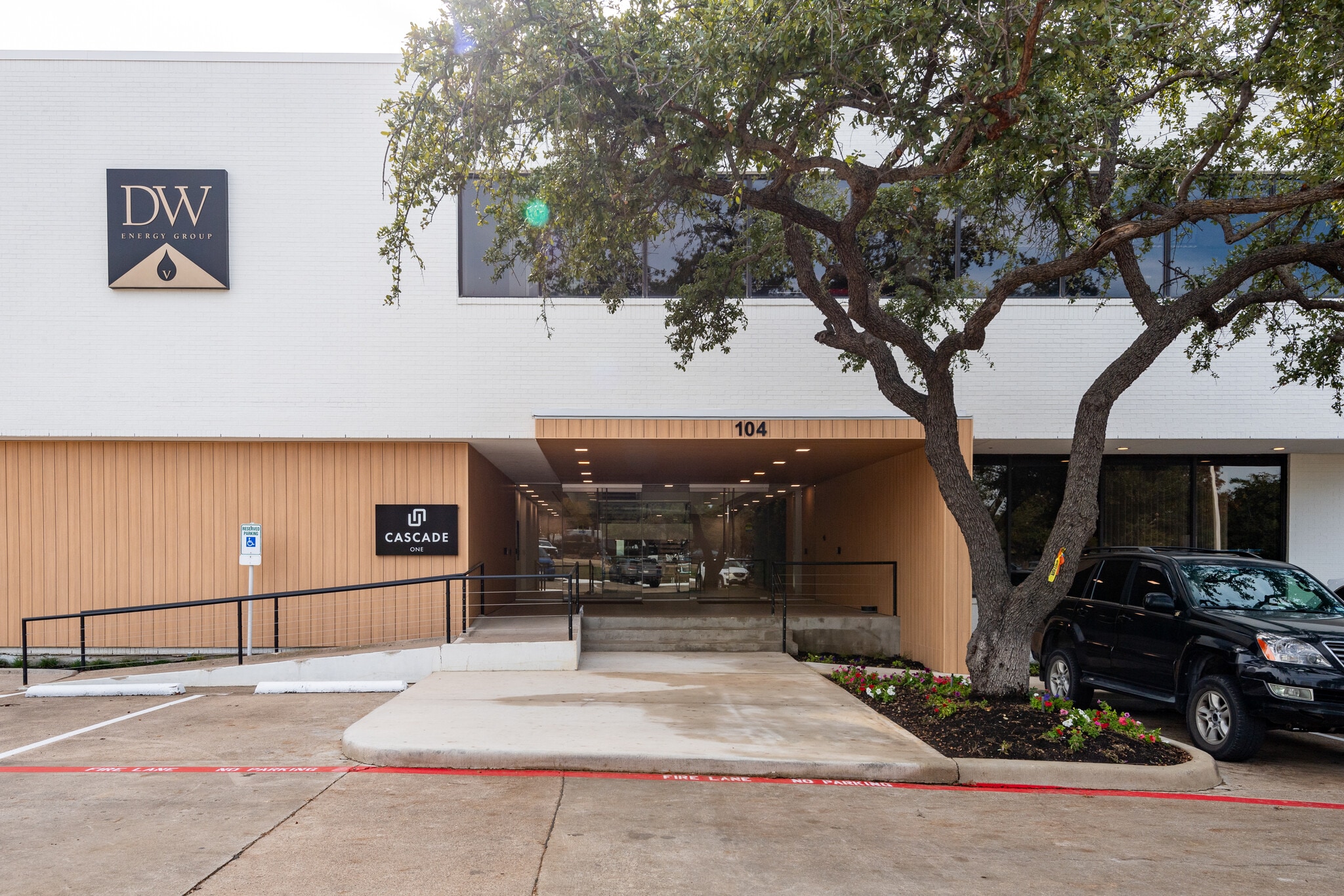 104 Decker Ct, Irving, TX to rent Building Photo- Image 1 of 104