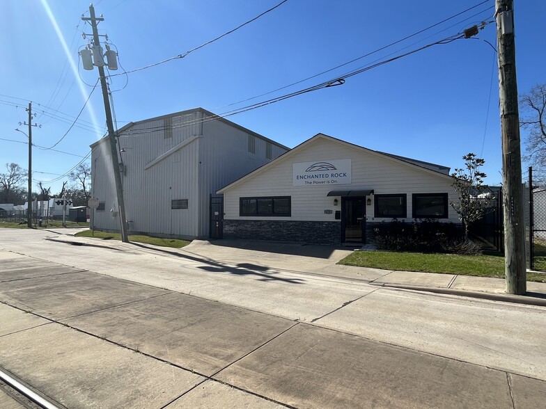 418 Clifton Dr, Houston, TX for sale - Building Photo - Image 2 of 8