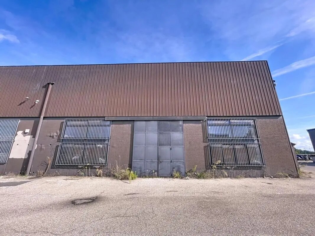 Light Industrial in Saint-Priest for sale Building Photo- Image 1 of 11