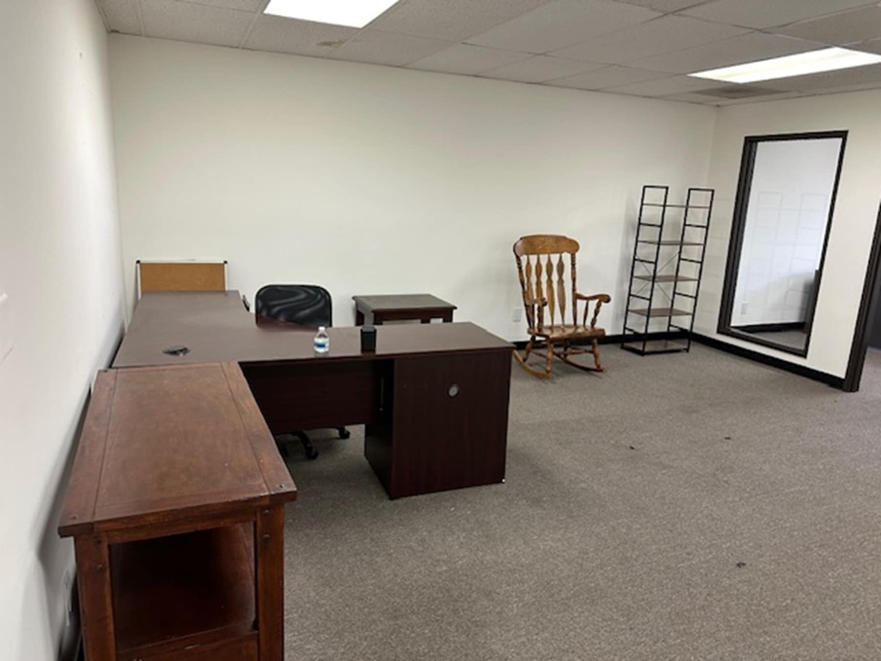 187 E Wilbur Rd, Thousand Oaks, CA to rent Interior Photo- Image 1 of 3