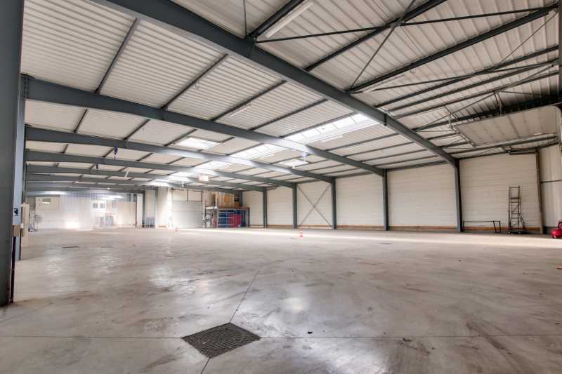 Light Industrial in Tremblay-en-France to rent - Interior Photo - Image 3 of 20