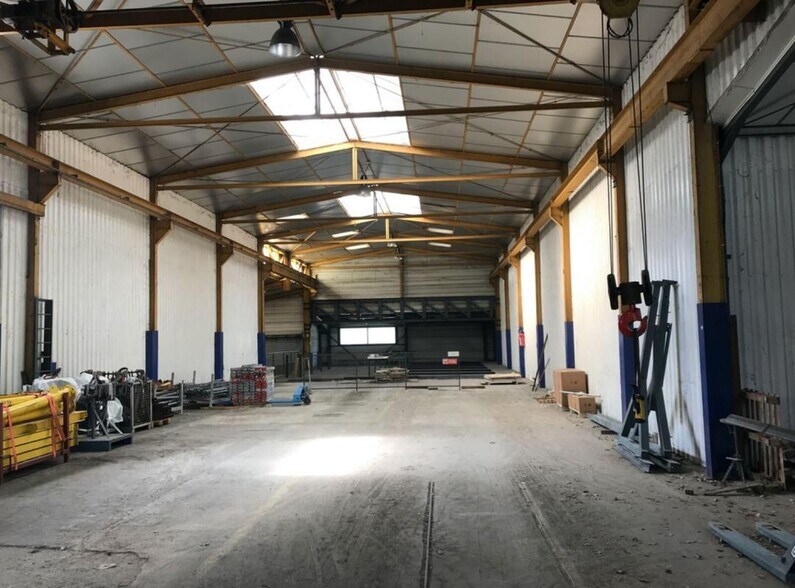 Light Industrial in Gargas for sale - Interior Photo - Image 3 of 4